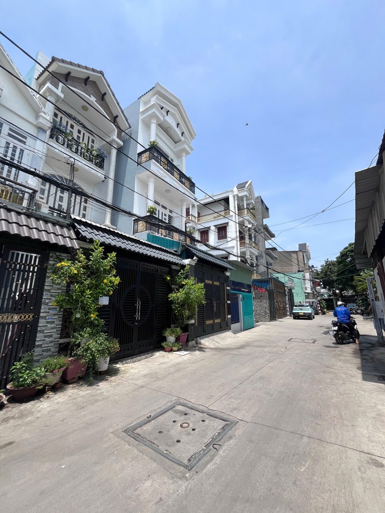 ☆ BÁN NHÀ VỊ TRÍ ĐẸP TRƯƠNG THỊ HOA, SÁT SIÊU THỊ METRO, XUNG QUANH TRƯỜNG HỌC CÁC CẤP. GIÁ CHỈ 6.8ti TL
